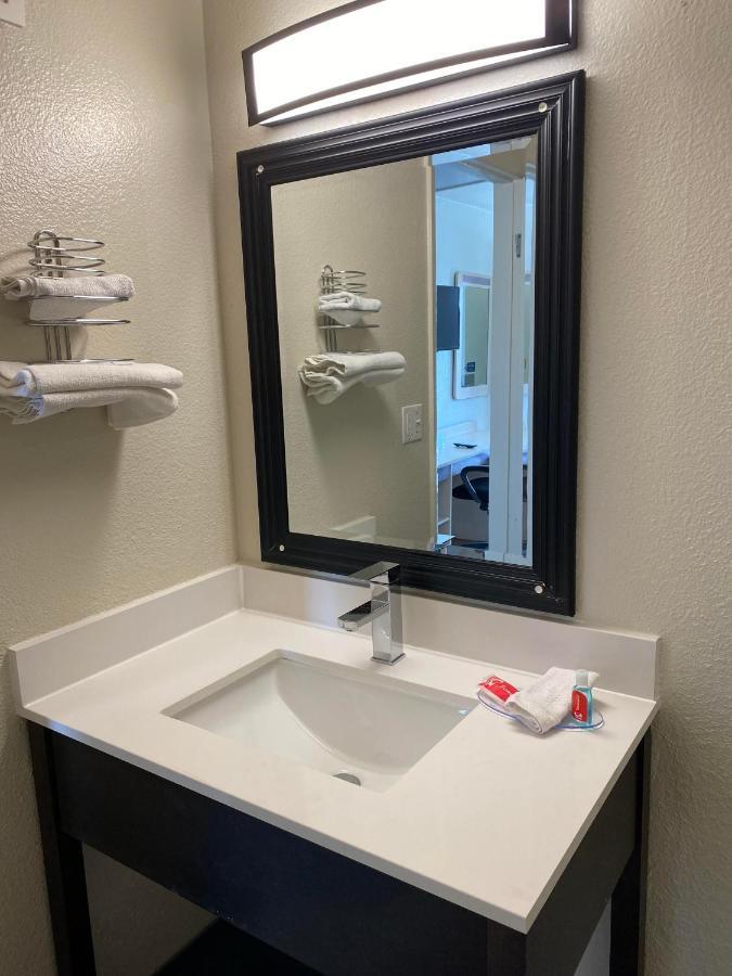 Econo Lodge Stockton Near I-5 Fairgrounds Eksteriør billede